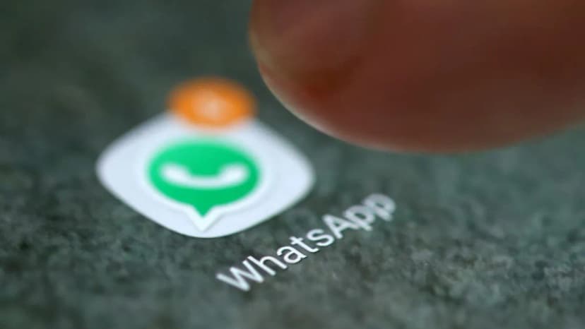 Get Creative with WhatsApp: New Selfie Stickers, Camera Effects, and More Just Launched!