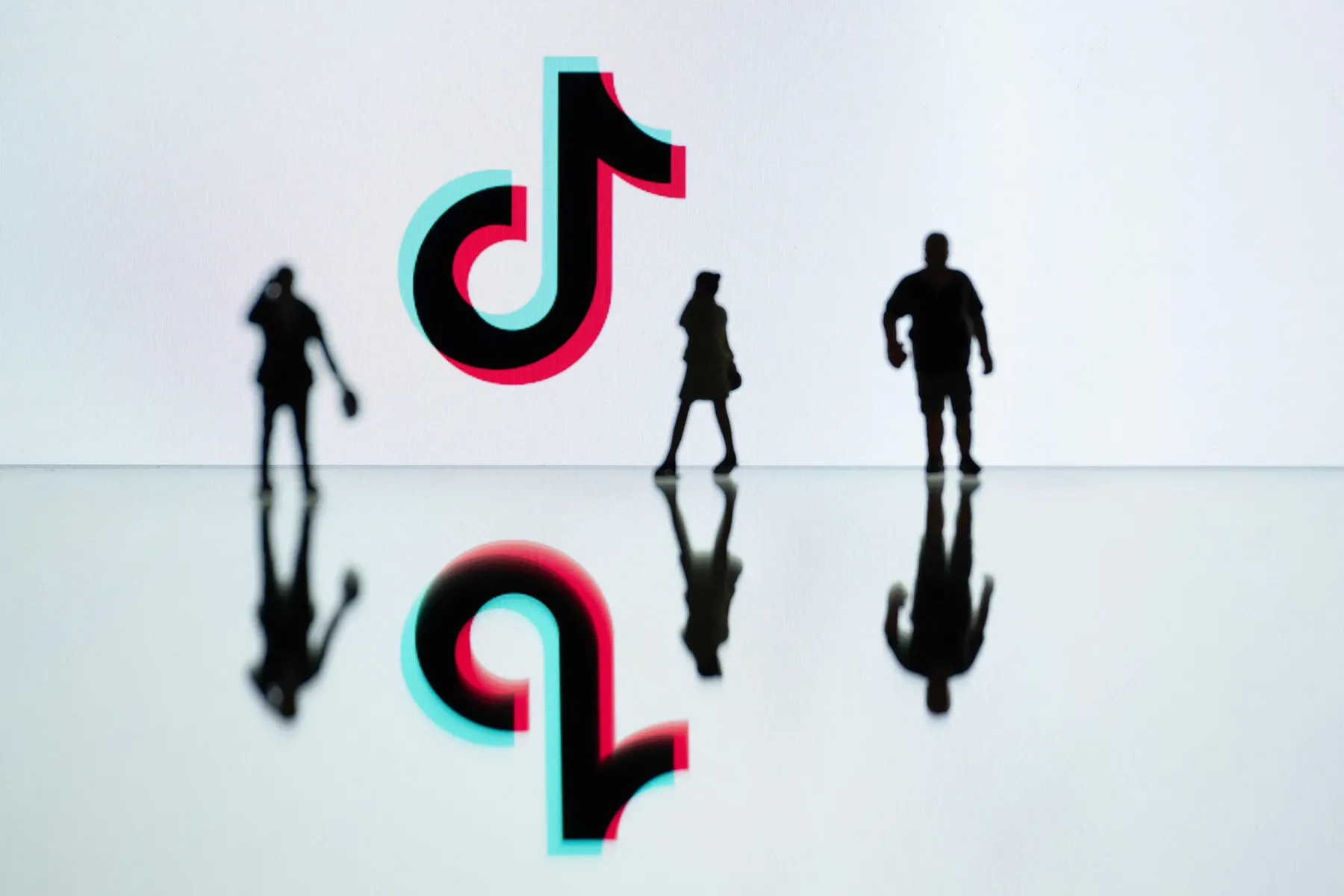 Instagram and X Unveil New Video Tools as TikTok Faces Uncertainty in the US – What It Means for Content Creators