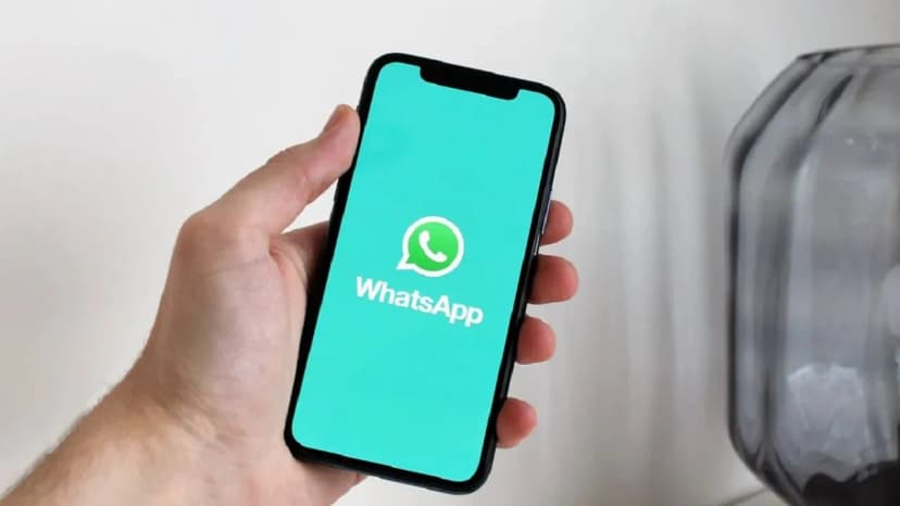WhatsApp Tests Cool New Call Features for Android: Mute, Privacy, and Emoji Reactions!